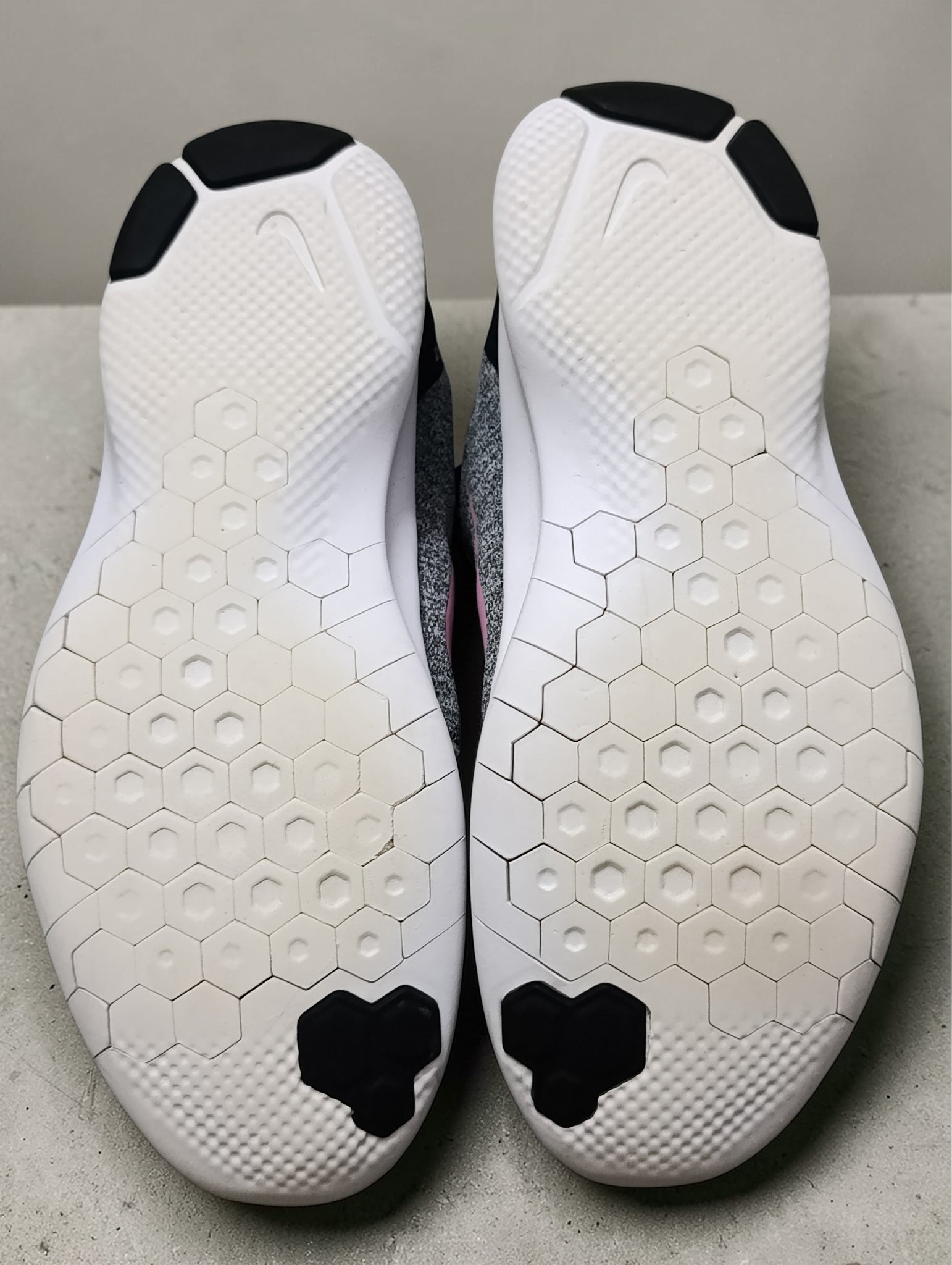 NIKE Flex Experience 8