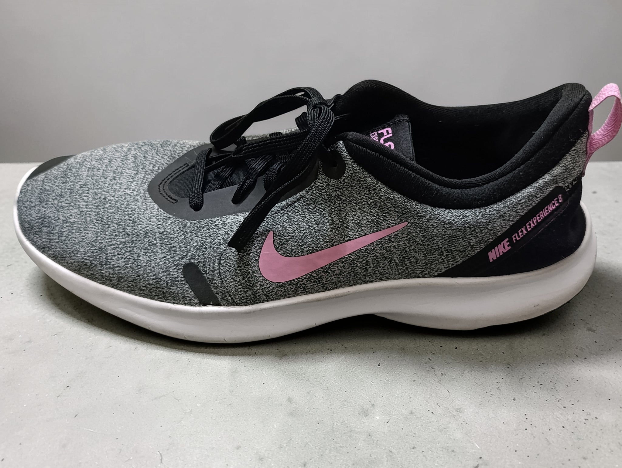 NIKE Flex Experience 8