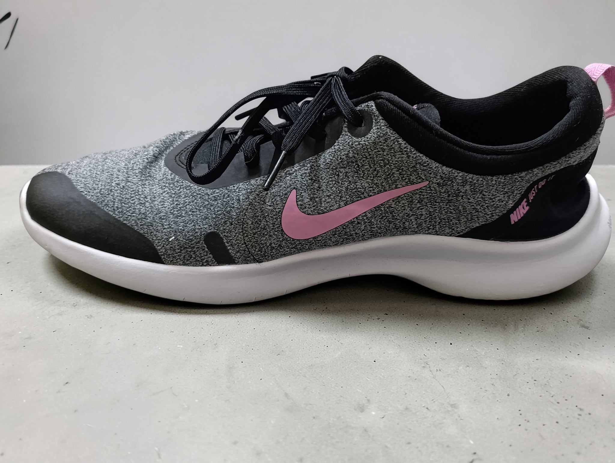 NIKE Flex Experience 8